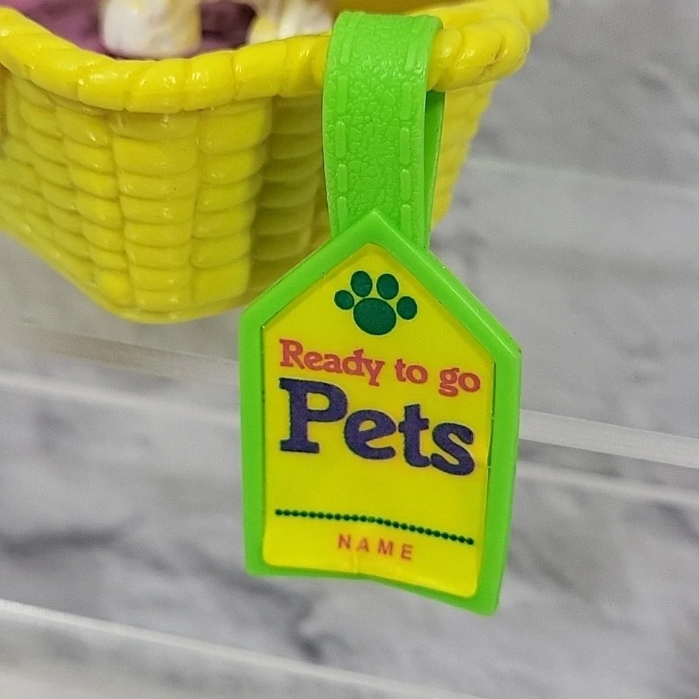 Littlest Pet Shop Figure #79 Maltese Puppy Dog In Basket Ready To Go Tag‎